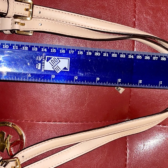 MICHAEL KORS METALLIC GOLD LOGO HANDBAG USED CONDITION - Picture 13 of 15